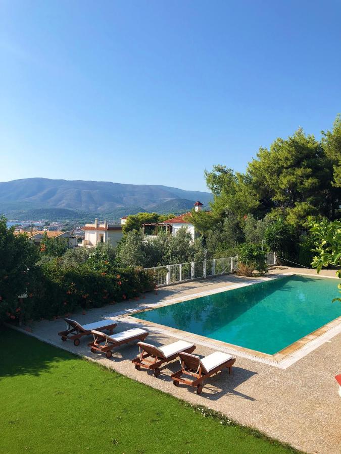 The House Of Gratitude - Poolside Retreat * Loutra Oraias Elenis