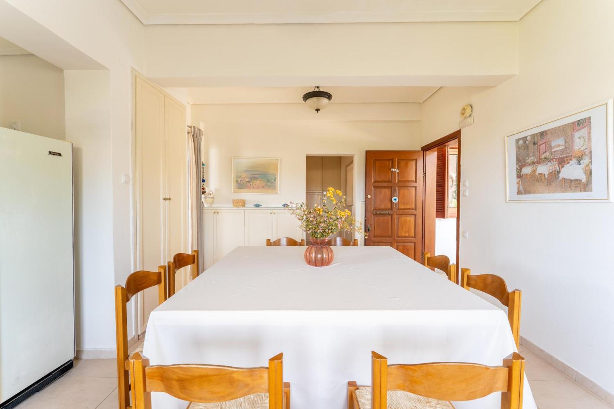 The House Of Gratitude - Poolside Retreat Loutra Oraias Elenis