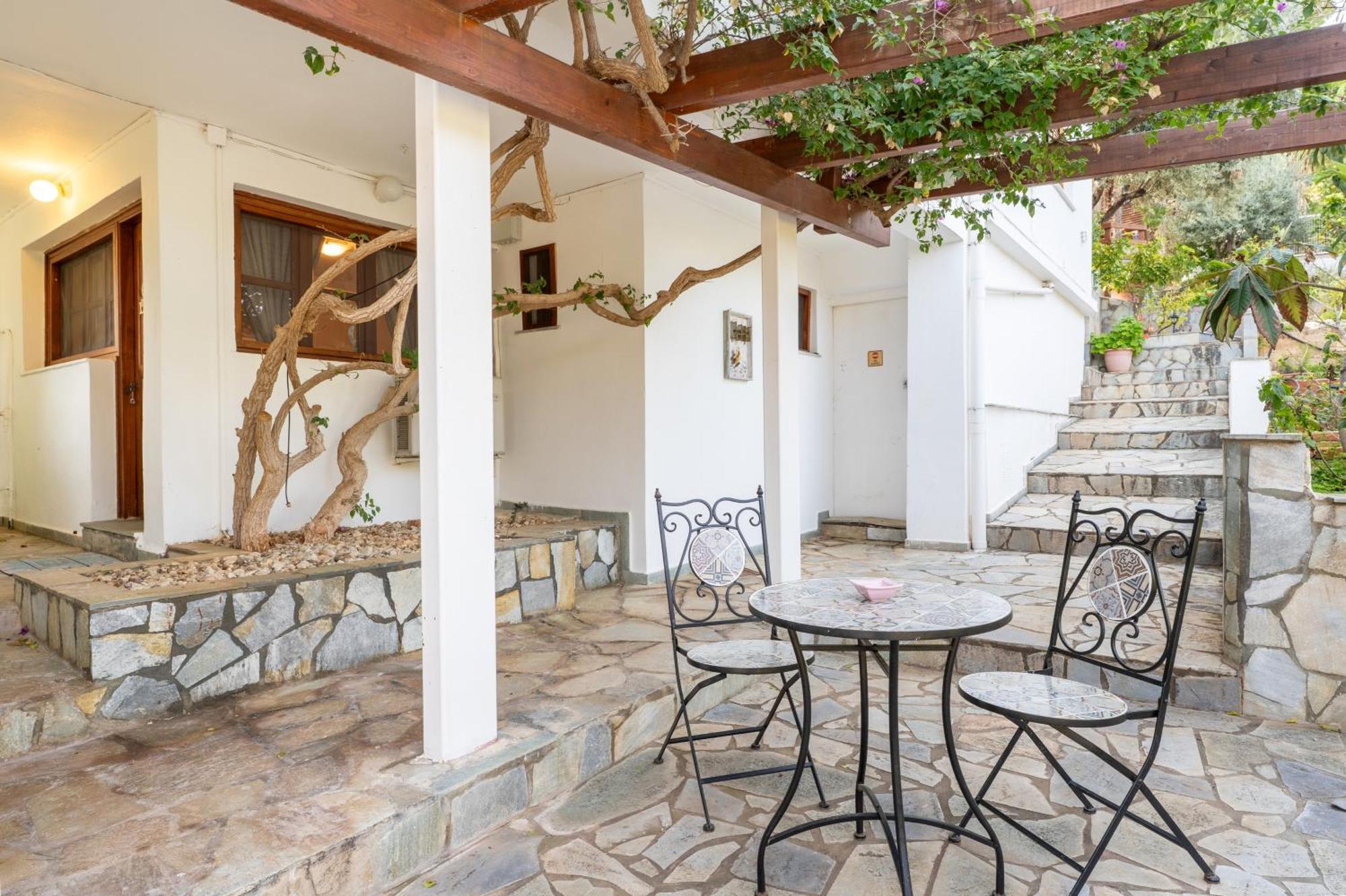 Holiday home The House Of Gratitude - Poolside Retreat *